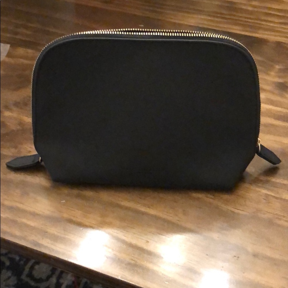 Burberry beauty bag. New!